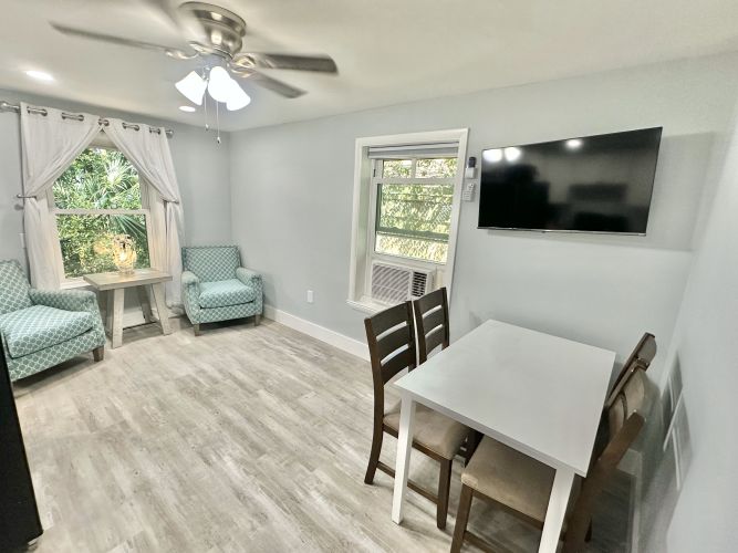 Dining, Seating for 4