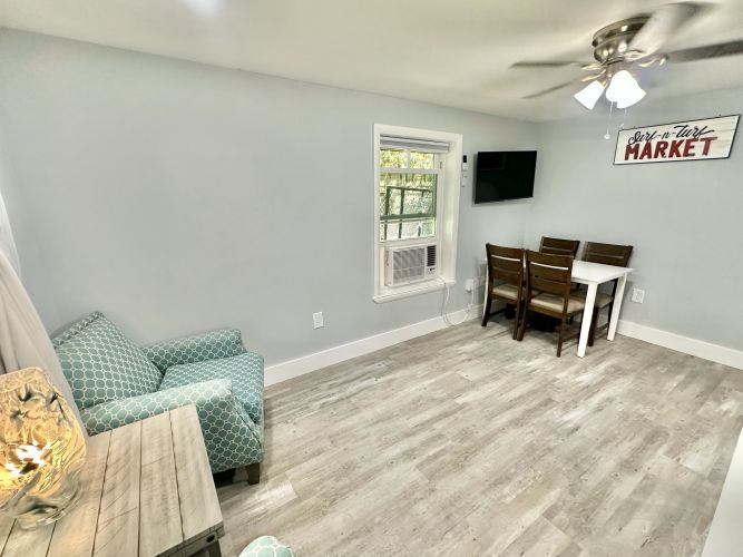 Living/Dining Area
