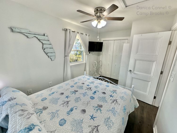 Bedroom, Queen